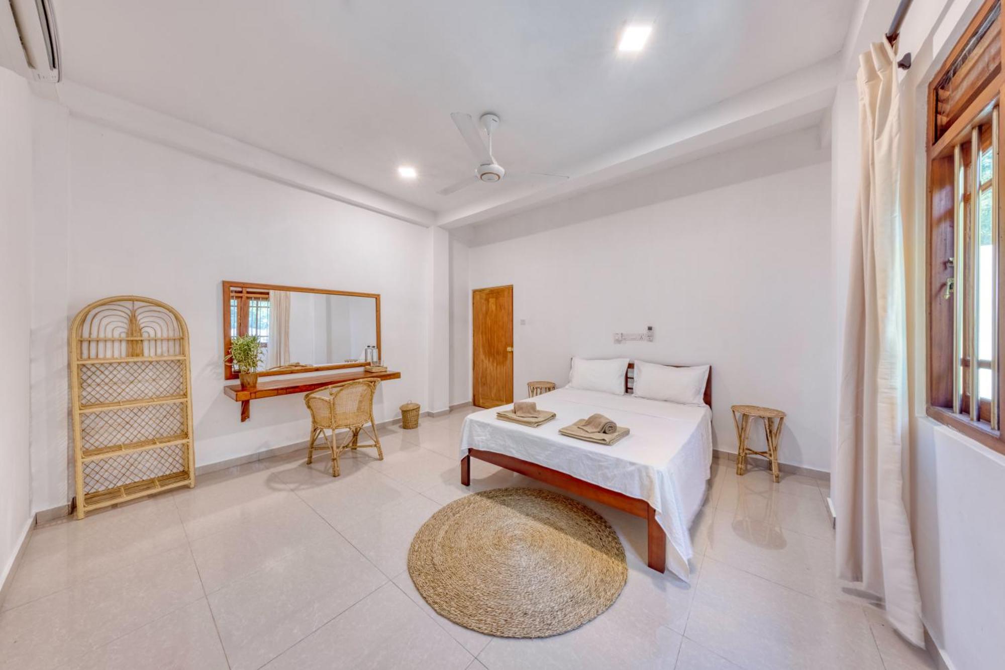 Makai Surf House Hotell Ahangama Eksteriør bilde