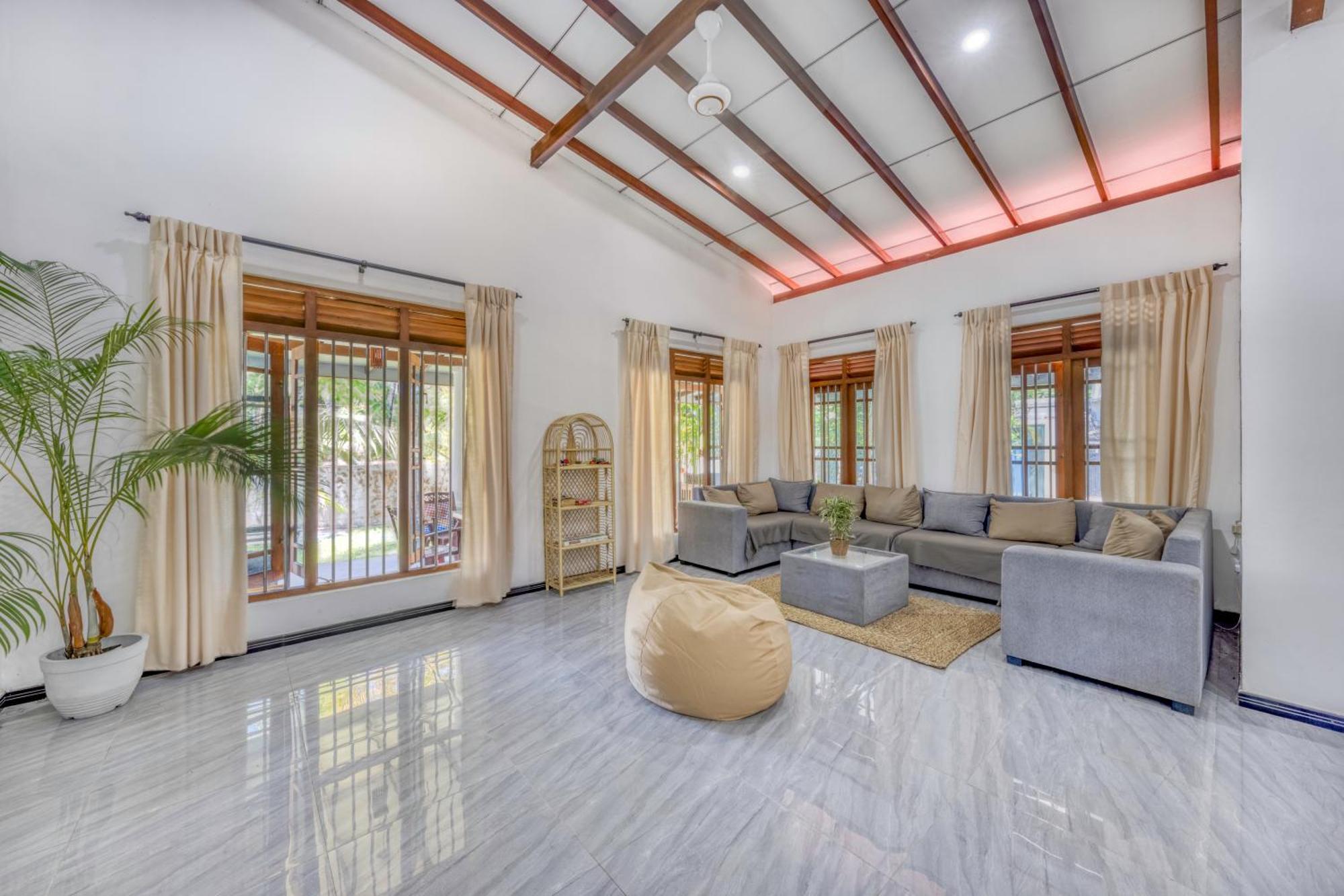 Makai Surf House Hotell Ahangama Eksteriør bilde