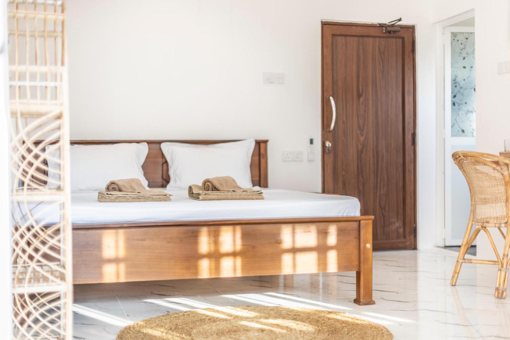 Makai Surf House Hotell Ahangama Eksteriør bilde