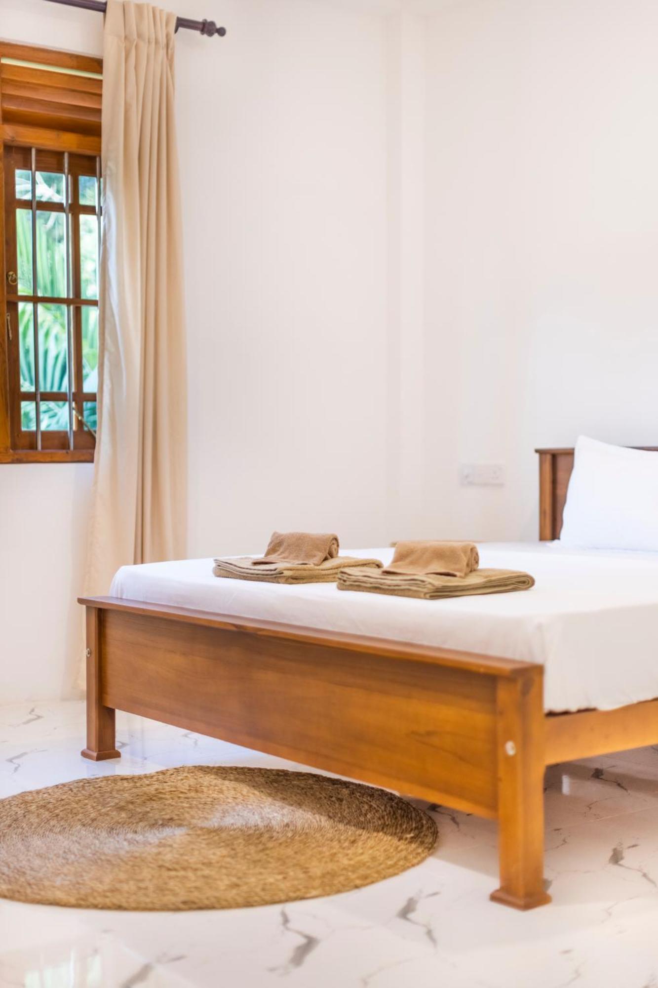 Makai Surf House Hotell Ahangama Eksteriør bilde