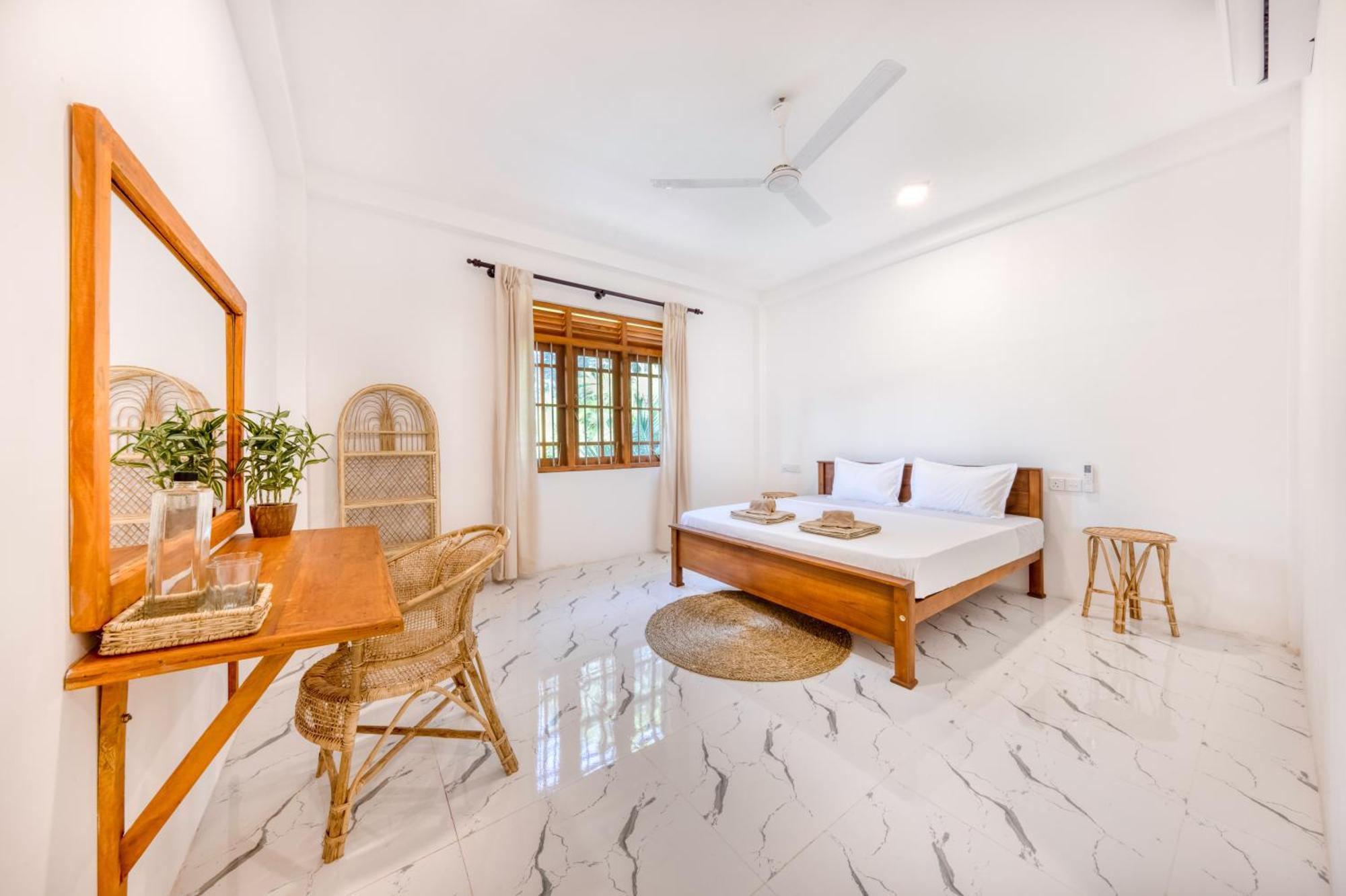 Makai Surf House Hotell Ahangama Eksteriør bilde