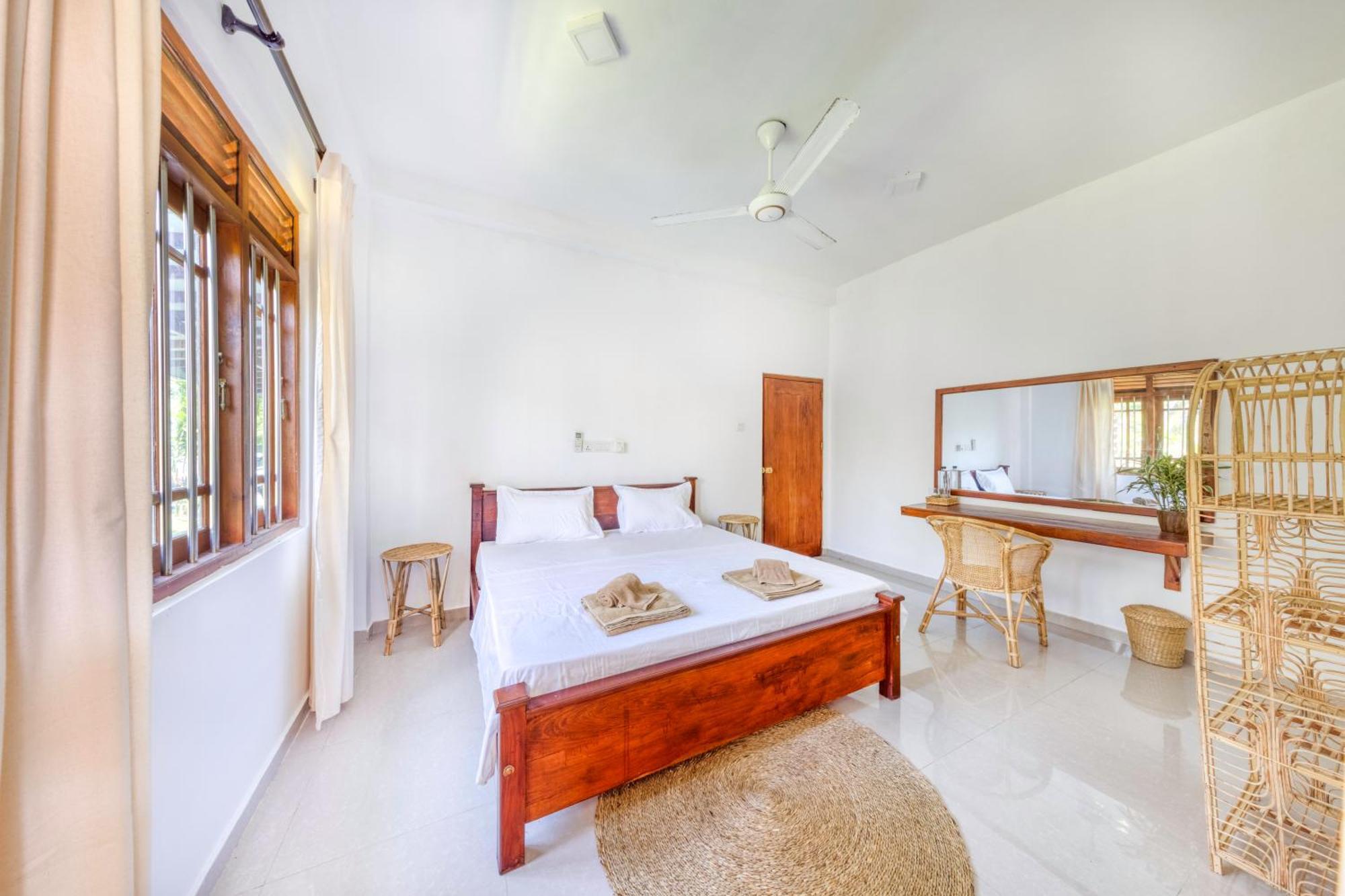 Makai Surf House Hotell Ahangama Eksteriør bilde