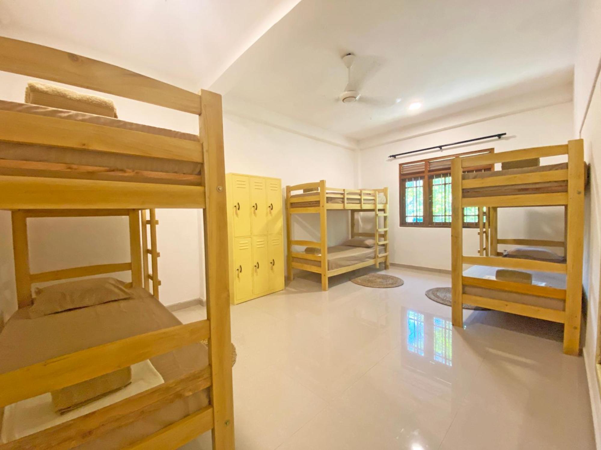 Makai Surf House Hotell Ahangama Eksteriør bilde