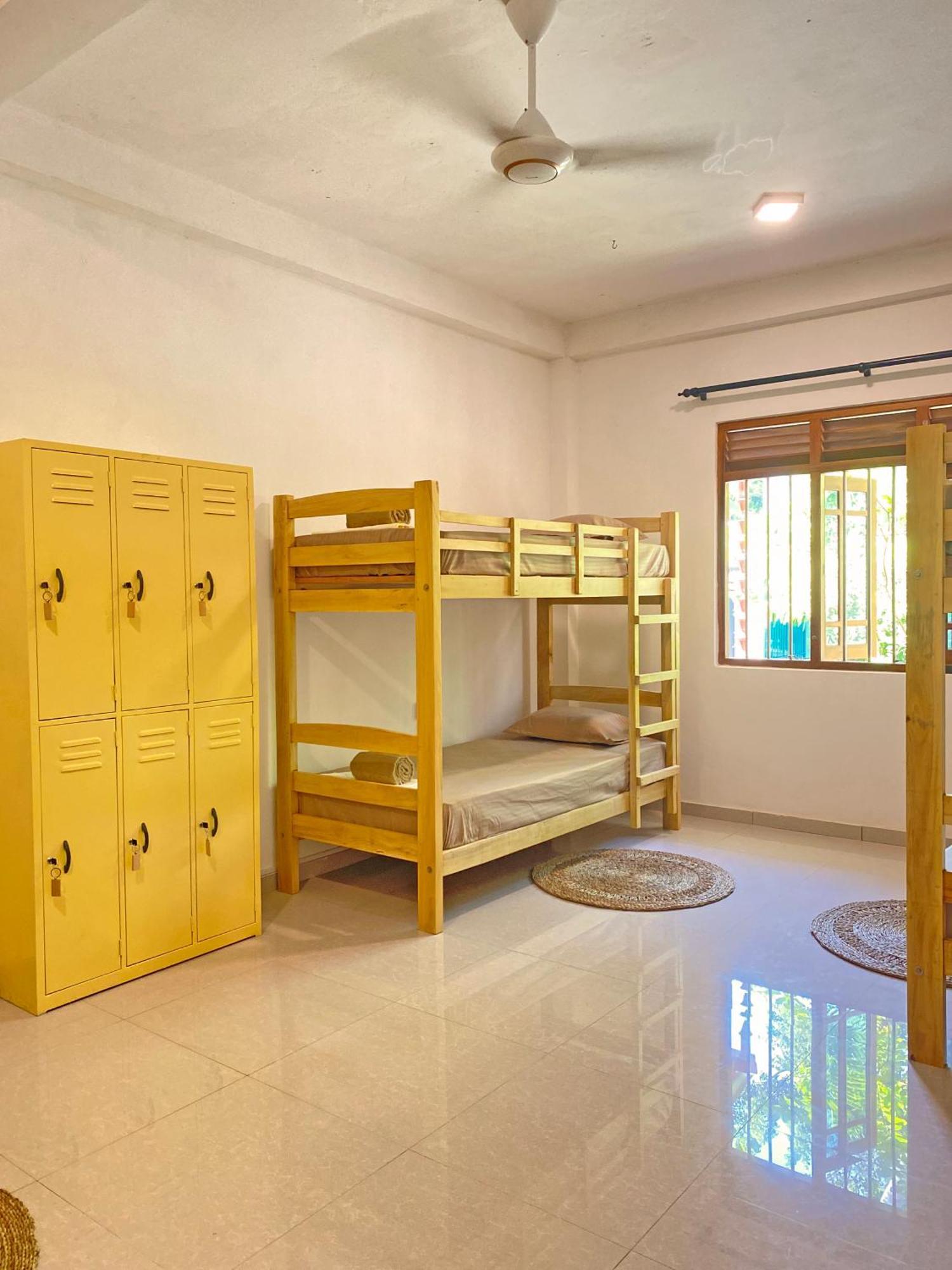 Makai Surf House Hotell Ahangama Eksteriør bilde