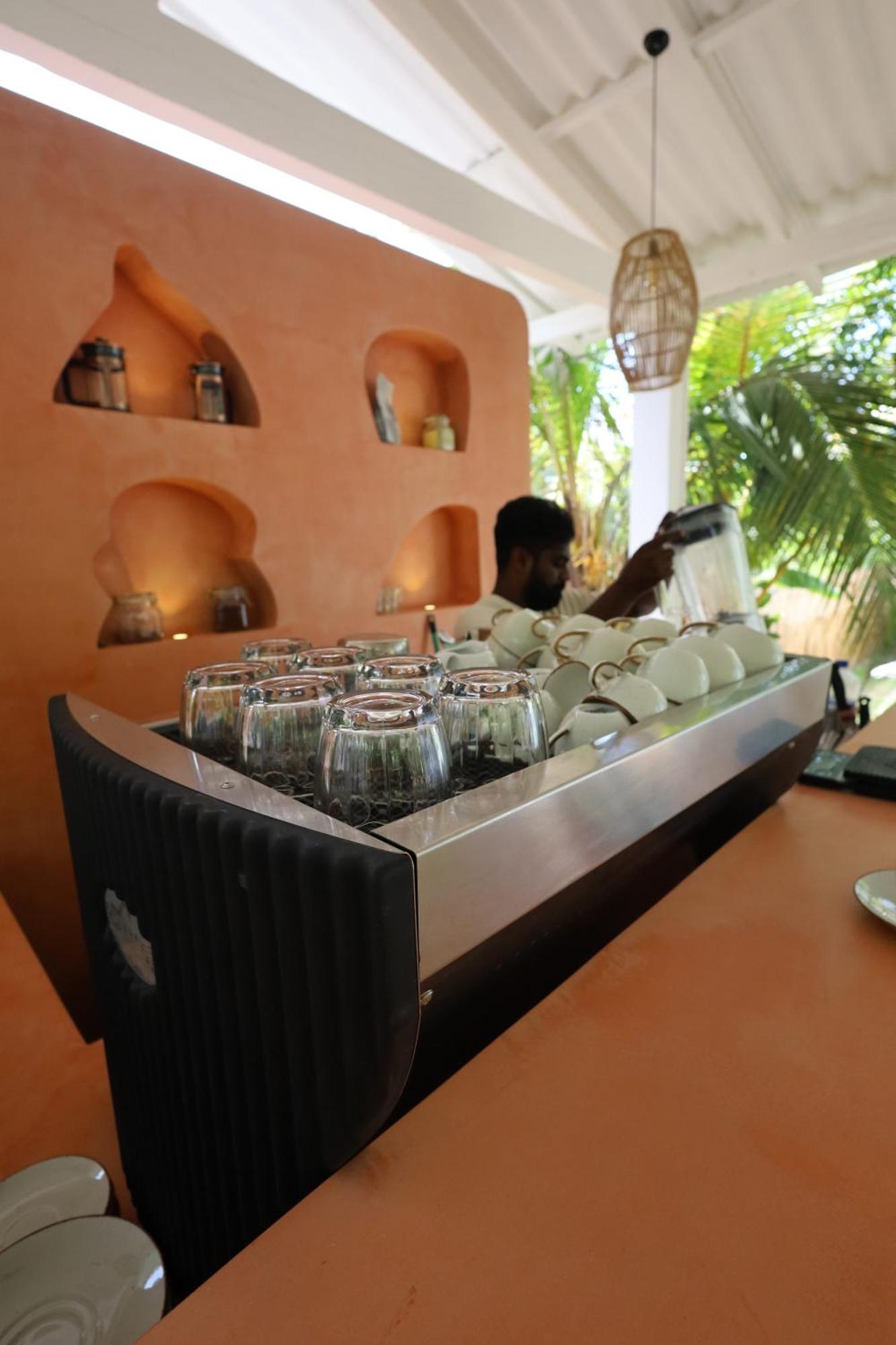Makai Surf House Hotell Ahangama Eksteriør bilde