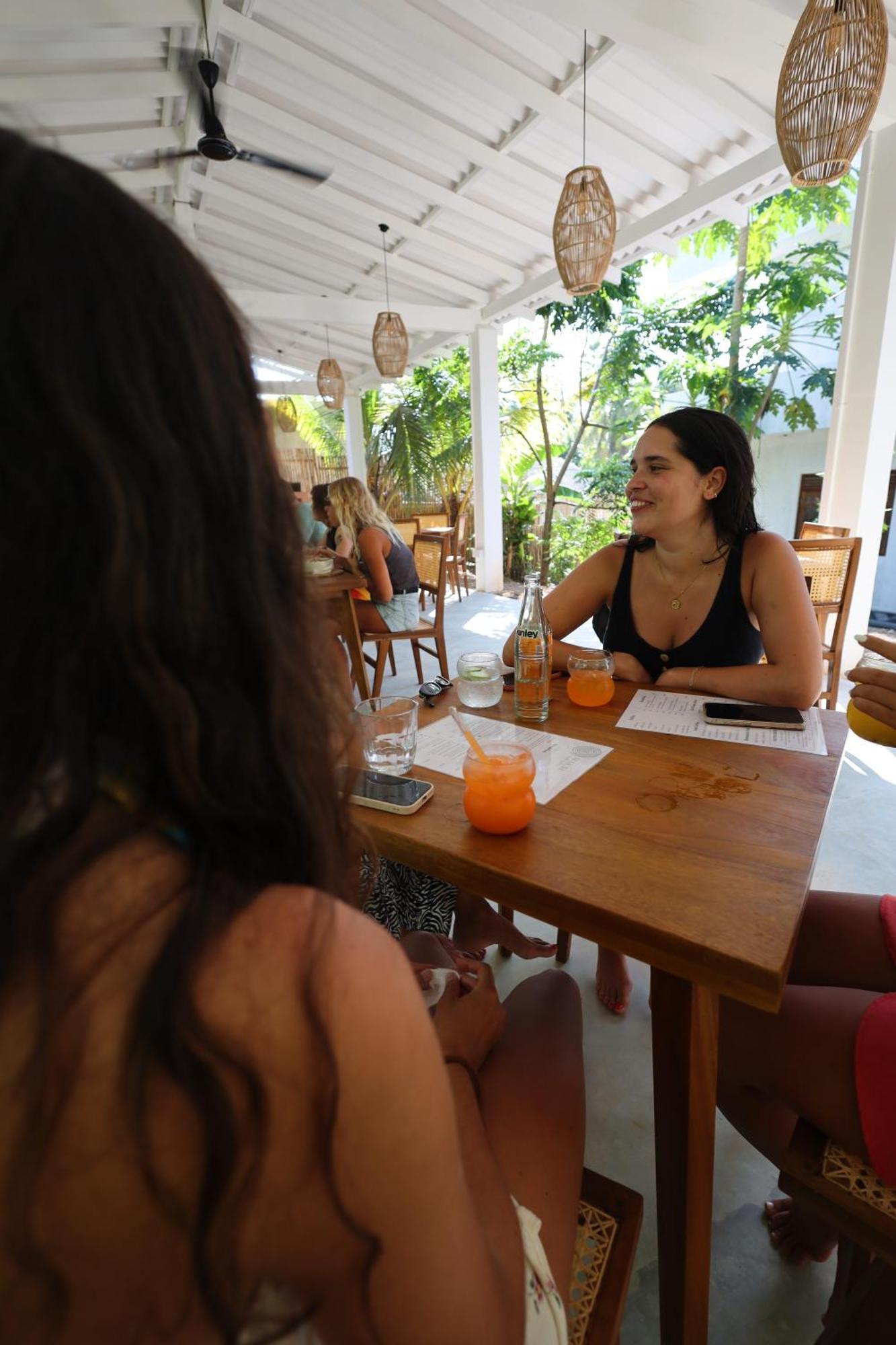 Makai Surf House Hotell Ahangama Eksteriør bilde