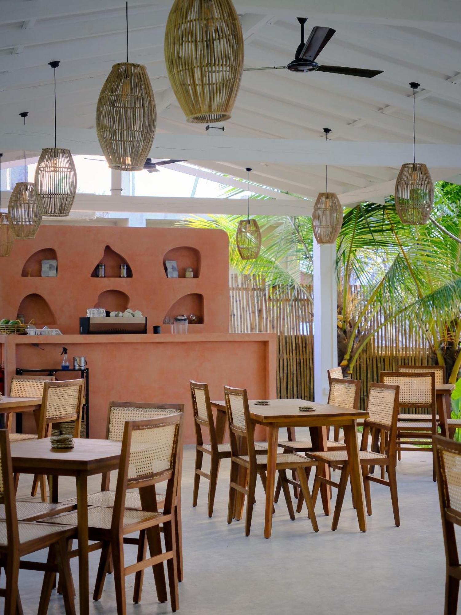 Makai Surf House Hotell Ahangama Eksteriør bilde