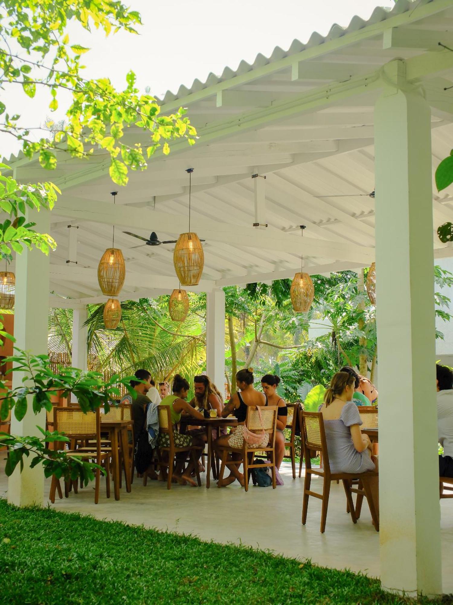 Makai Surf House Hotell Ahangama Eksteriør bilde